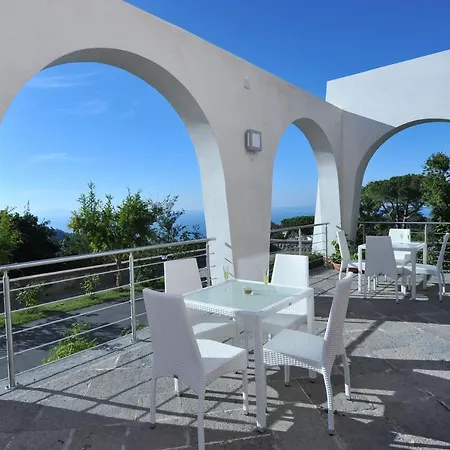 Sleeps 12 With Air Con Villa