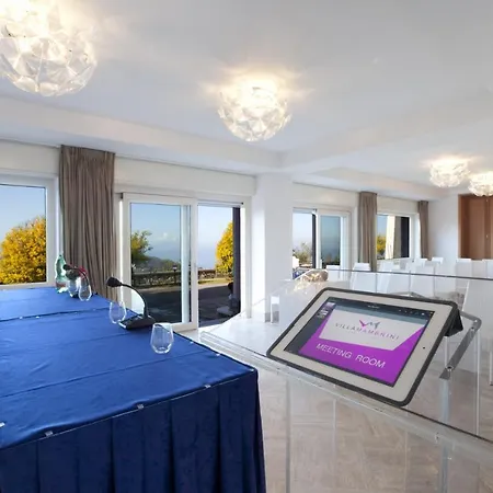 Sleeps 12 With Air Con Villa *