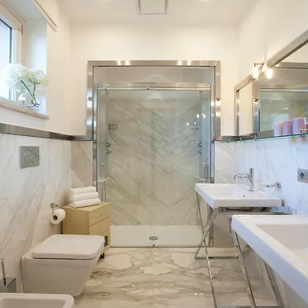 Sleeps 12 With Air Con Torca