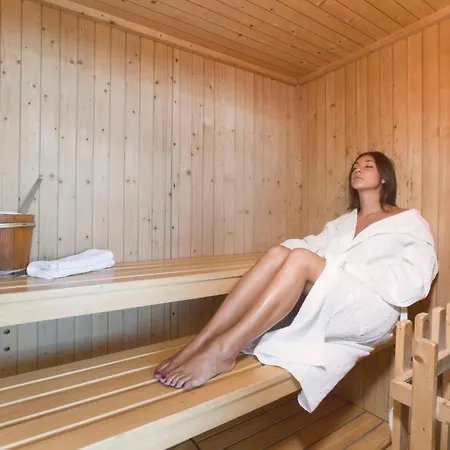 Villa Sleeps 12 With Air Con *