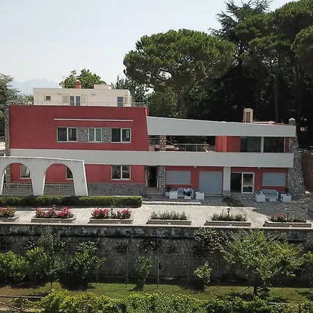 Sleeps 12 With Air Con Villa *