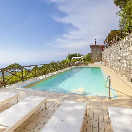 Villa Sleeps 12 With Air Con Torca