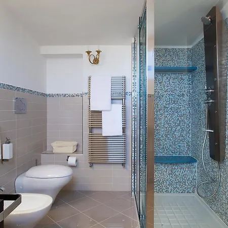 Sleeps 12 With Air Con Villa *