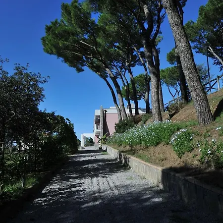 Sleeps 12 With Air Con Villa