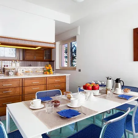 Villa Sleeps 12 With Air Con Torca