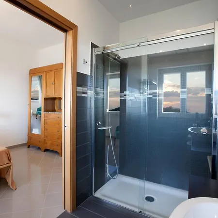 Sleeps 12 With Air Con * Torca