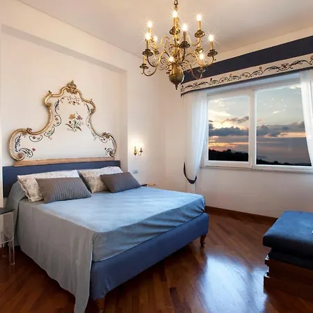 Villa Sleeps 12 With Air Con *