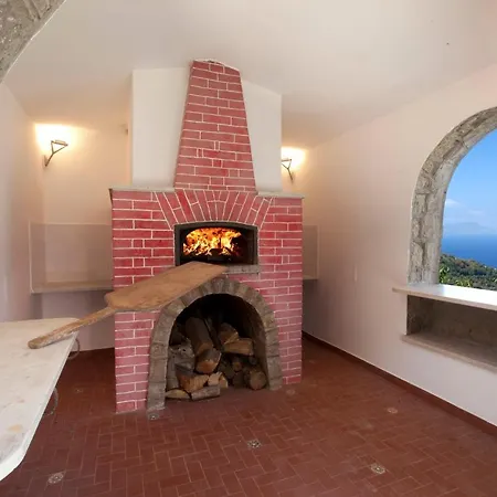 Villa Sleeps 12 With Air Con