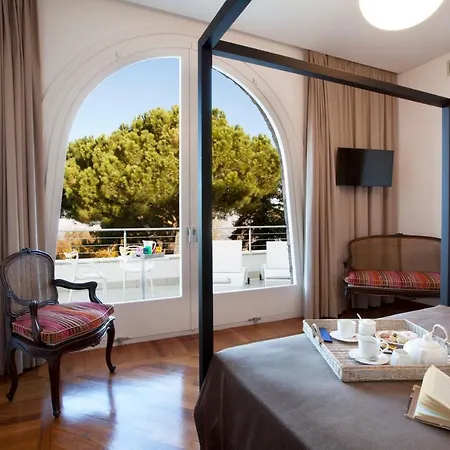 Sleeps 12 With Air Con * Torca