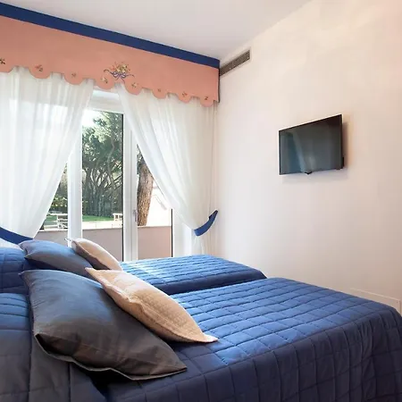 Sleeps 12 With Air Con *